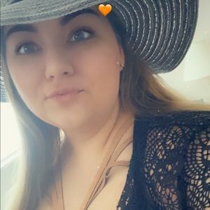 Meet your Posher, Deanna